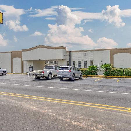Oyo Hotel Alexandria La- Hwy 165 Ngoại thất bức ảnh
